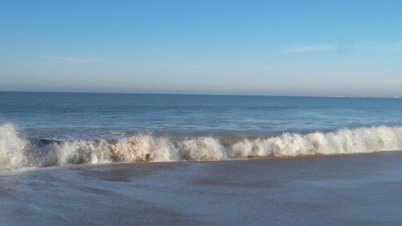 Chambre D'Hotes Et Spa De La Presqu'Ile La Faute-sur-Mer Luaran gambar